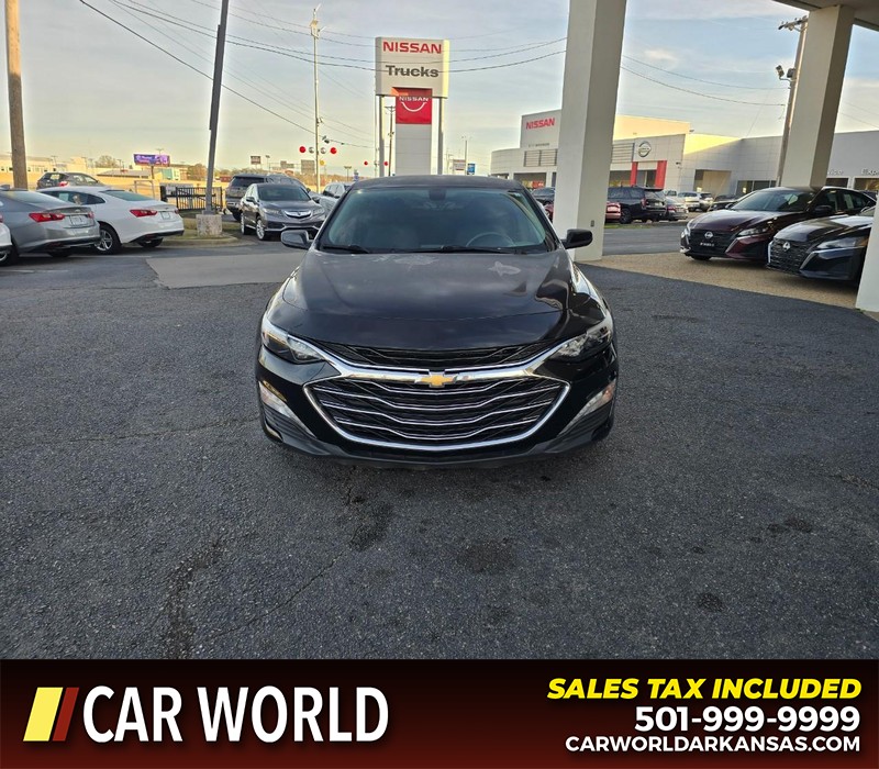 Chevrolet Malibu Vehicle Full-screen Gallery Image 2