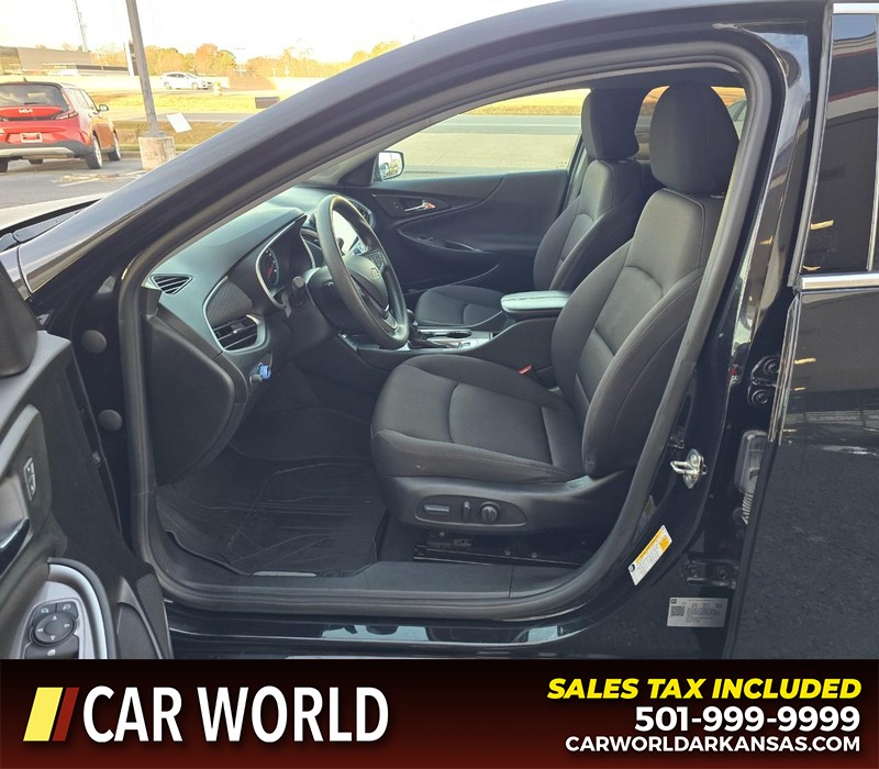 Chevrolet Malibu Vehicle Full-screen Gallery Image 8