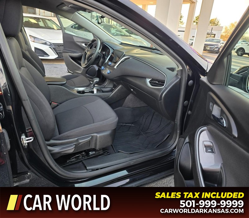 Chevrolet Malibu Vehicle Full-screen Gallery Image 11