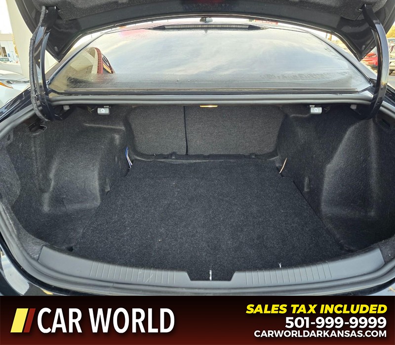 Chevrolet Malibu Vehicle Full-screen Gallery Image 13