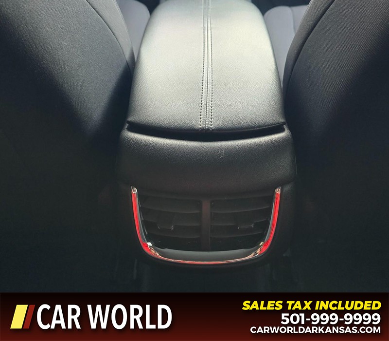 Chevrolet Malibu Vehicle Full-screen Gallery Image 19