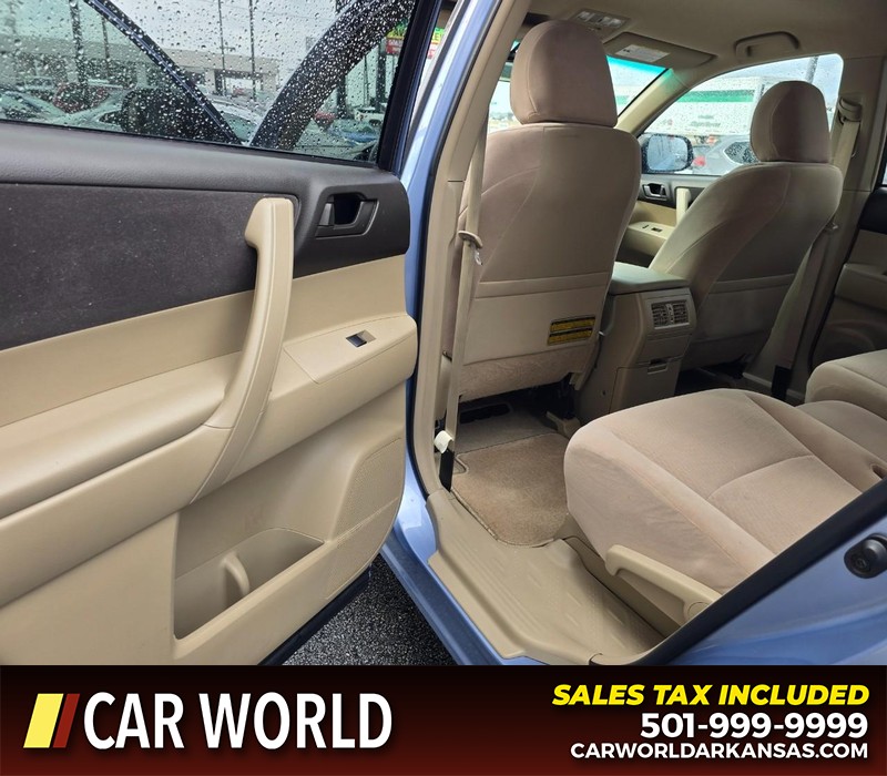 Toyota Highlander Vehicle Full-screen Gallery Image 9