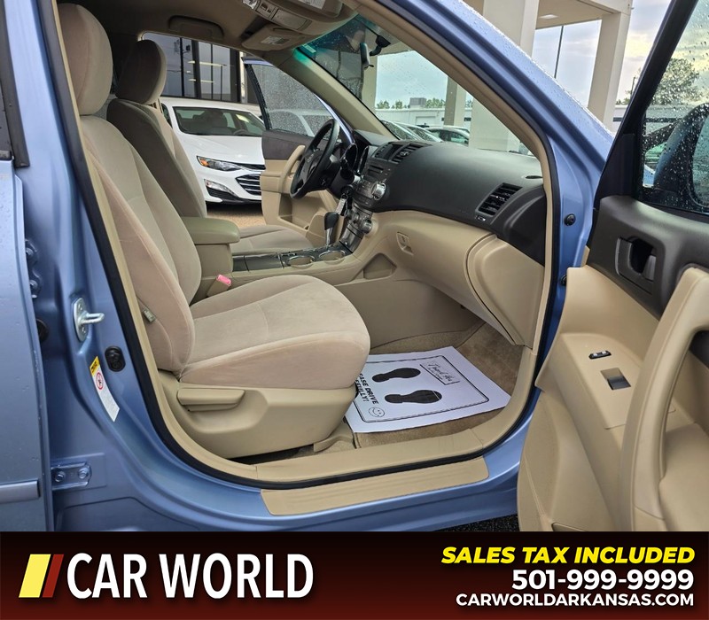 Toyota Highlander Vehicle Full-screen Gallery Image 11