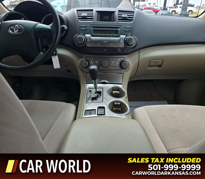 Toyota Highlander Vehicle Full-screen Gallery Image 18