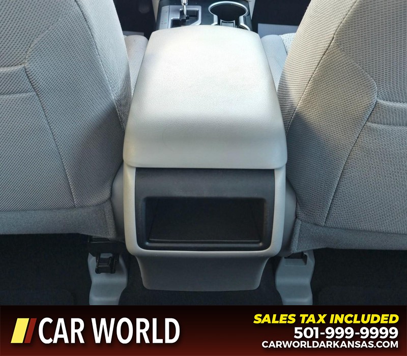 Toyota Camry Vehicle Full-screen Gallery Image 20