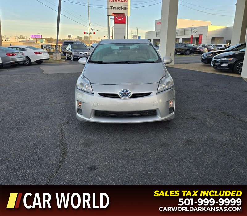 Toyota Prius Vehicle Full-screen Gallery Image 2