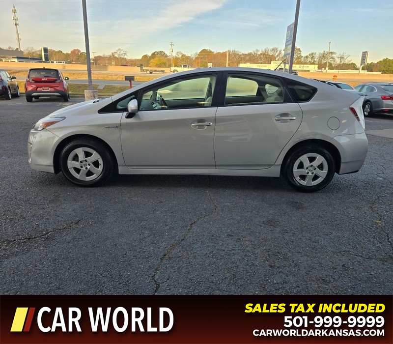 Toyota Prius Vehicle Full-screen Gallery Image 4