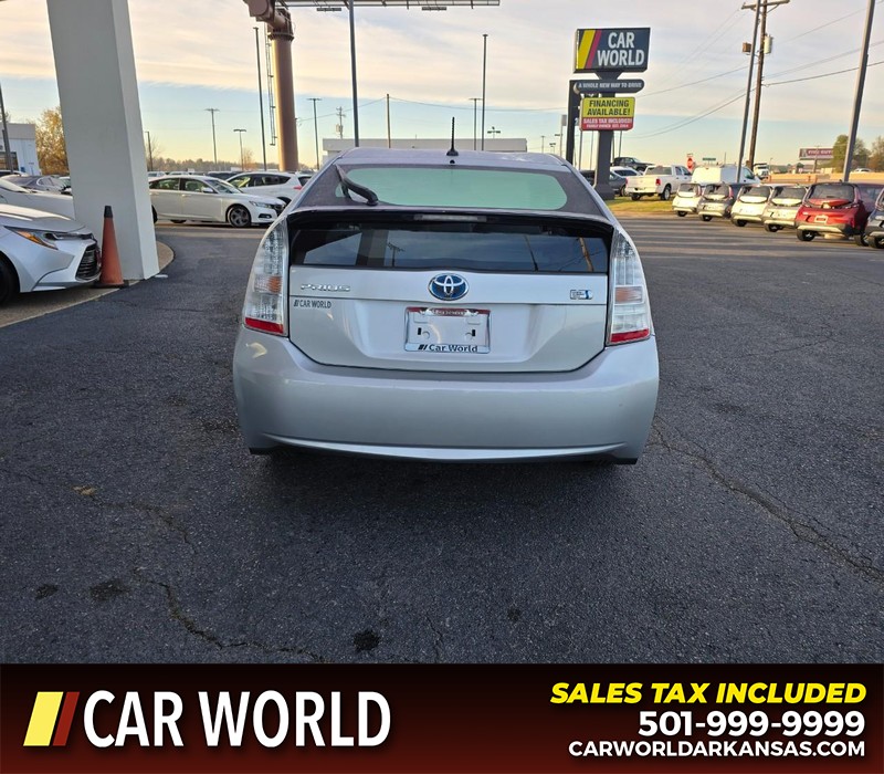 Toyota Prius Vehicle Full-screen Gallery Image 5