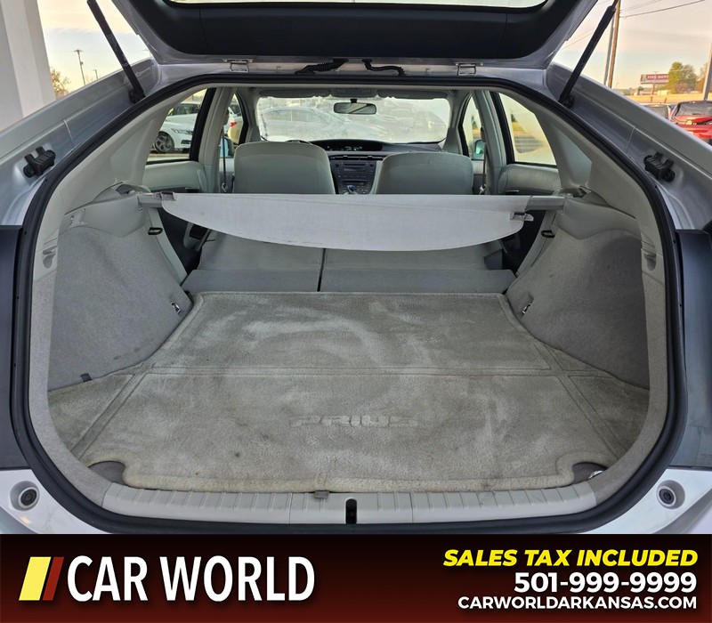 Toyota Prius Vehicle Full-screen Gallery Image 14