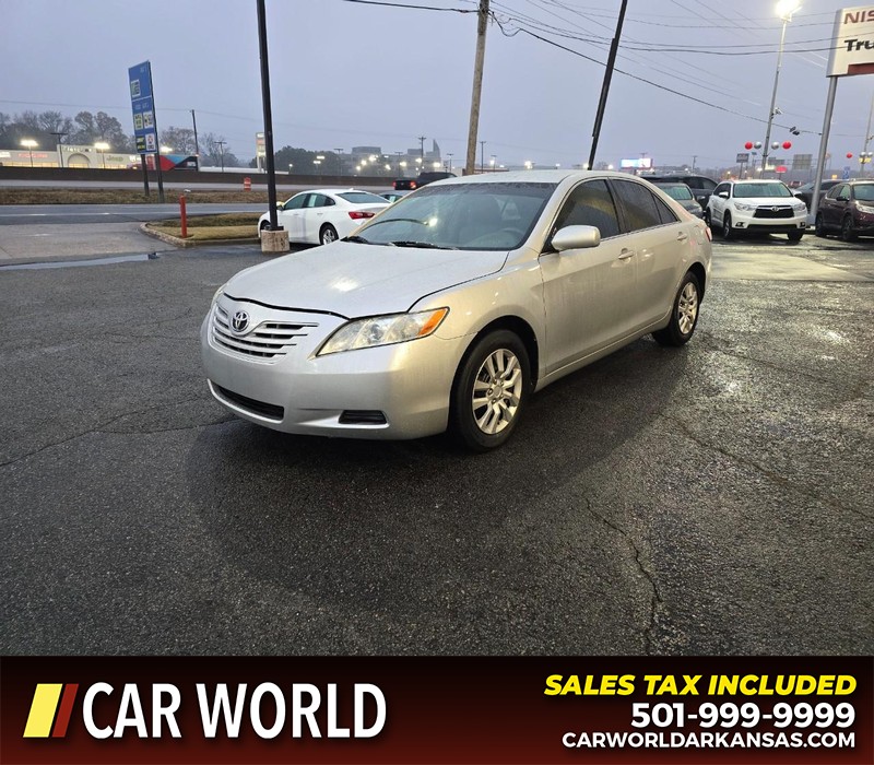 Toyota Camry Vehicle Full-screen Gallery Image 3