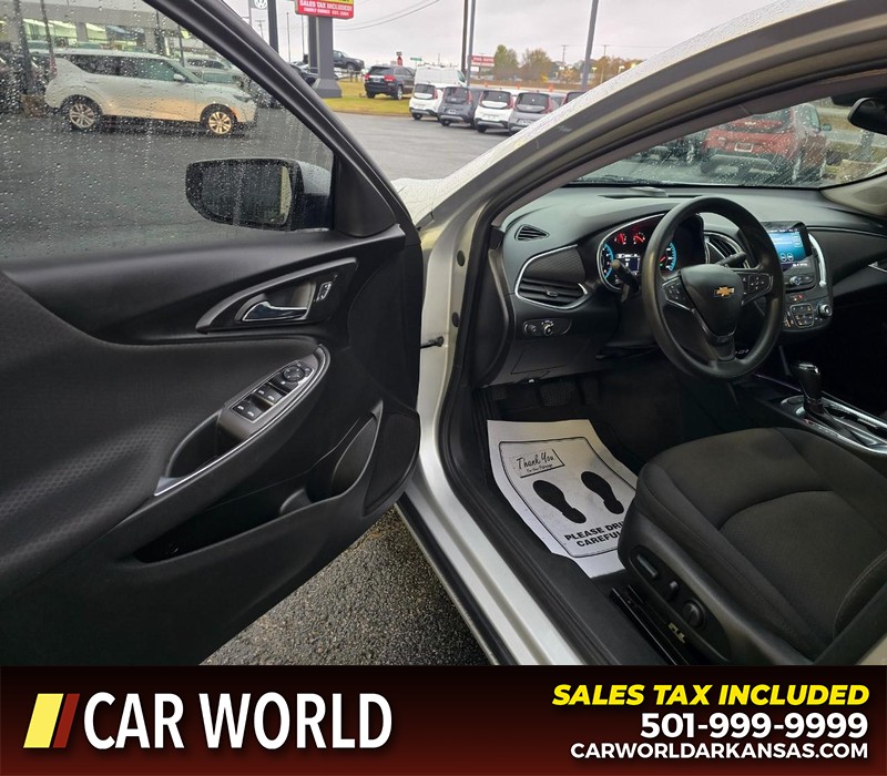 Chevrolet Malibu Vehicle Full-screen Gallery Image 7