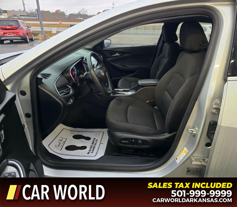 Chevrolet Malibu Vehicle Full-screen Gallery Image 8