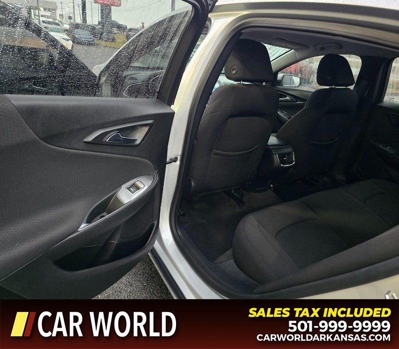 Chevrolet Malibu Vehicle Full-screen Gallery Image 9