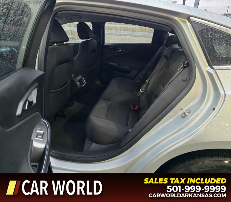 Chevrolet Malibu Vehicle Full-screen Gallery Image 10