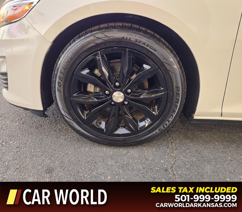 Chevrolet Malibu Vehicle Full-screen Gallery Image 6