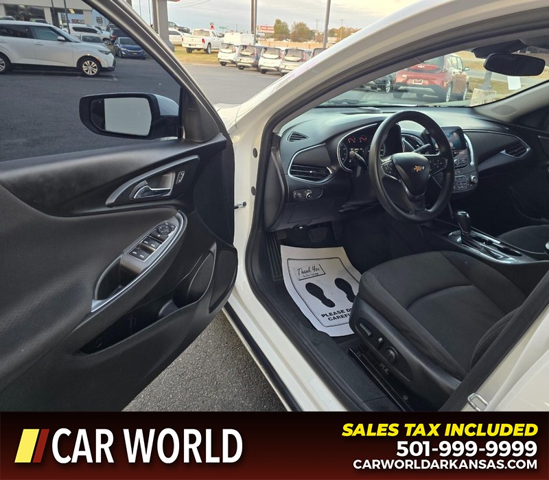 Chevrolet Malibu Vehicle Full-screen Gallery Image 7