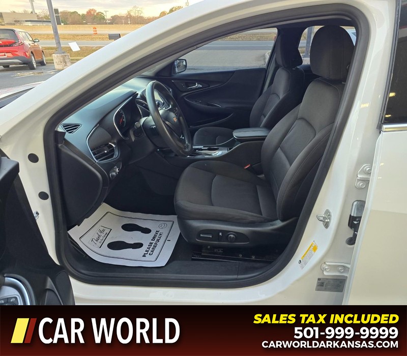 Chevrolet Malibu Vehicle Full-screen Gallery Image 8