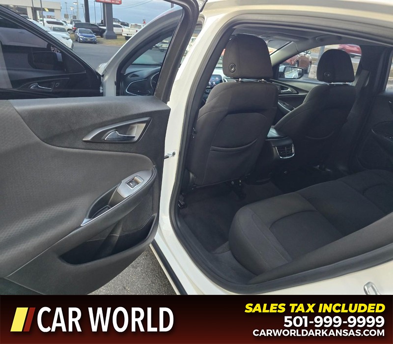 Chevrolet Malibu Vehicle Full-screen Gallery Image 9