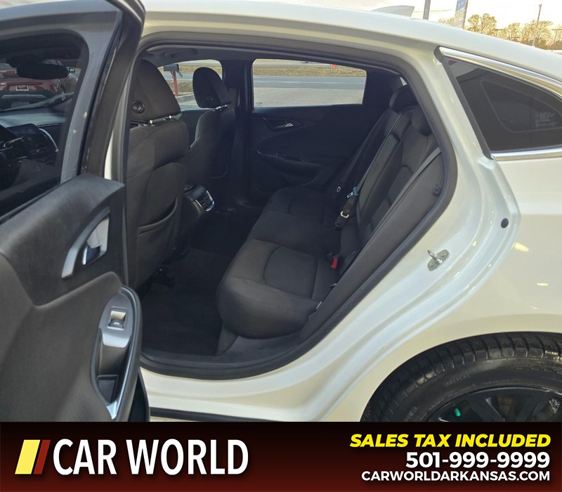 Chevrolet Malibu Vehicle Full-screen Gallery Image 10