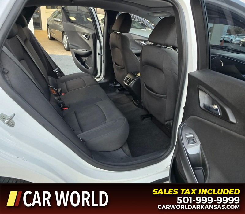 Chevrolet Malibu Vehicle Full-screen Gallery Image 12