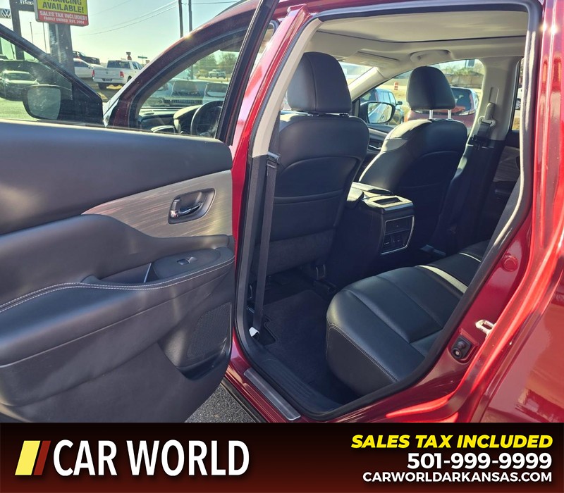 Nissan Murano Vehicle Full-screen Gallery Image 9