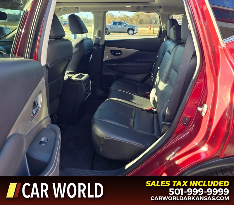 Nissan Murano Vehicle Full-screen Gallery Image 10