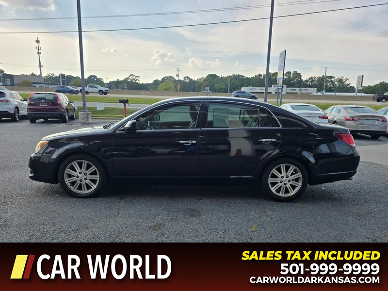 Toyota Avalon Vehicle Full-screen Gallery Image 4