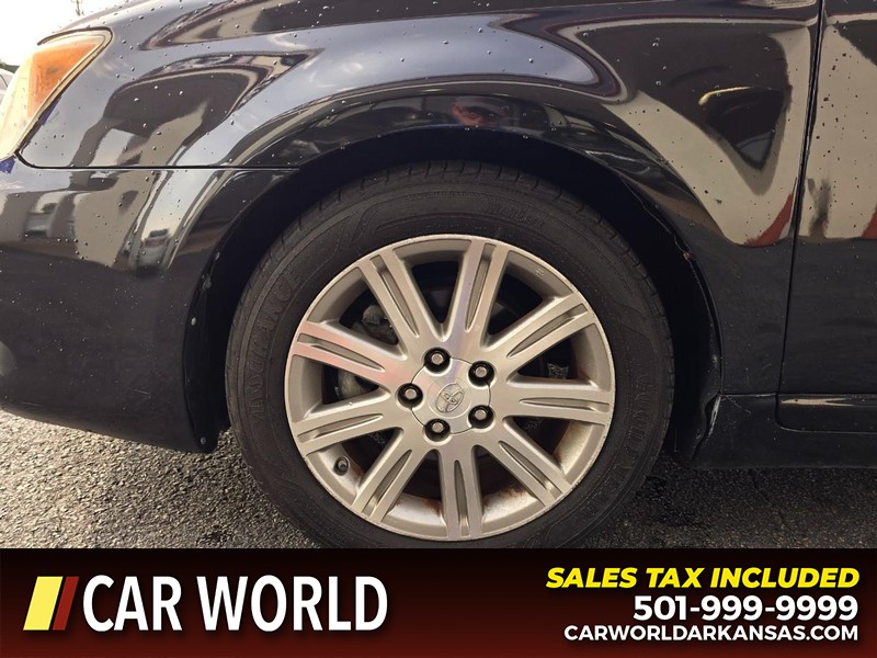 Toyota Avalon Vehicle Full-screen Gallery Image 6