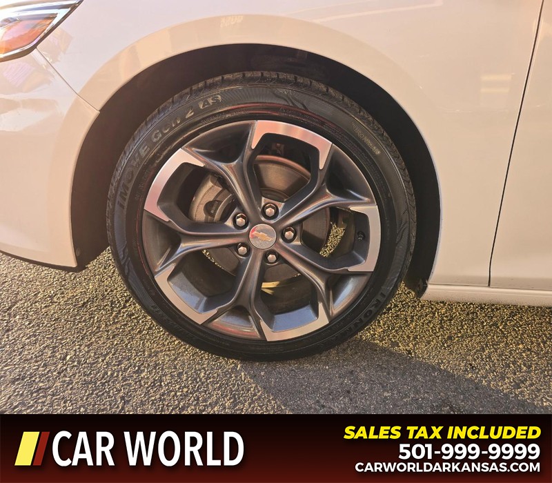 Chevrolet Malibu Vehicle Full-screen Gallery Image 6