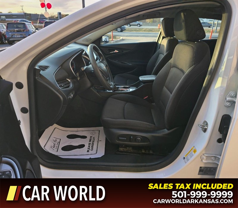 Chevrolet Malibu Vehicle Full-screen Gallery Image 8