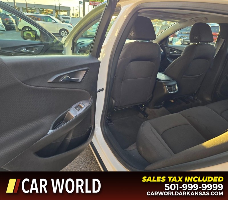 Chevrolet Malibu Vehicle Full-screen Gallery Image 9