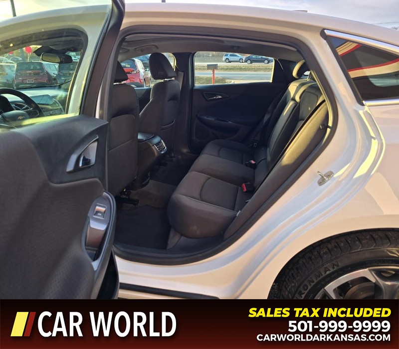 Chevrolet Malibu Vehicle Full-screen Gallery Image 10