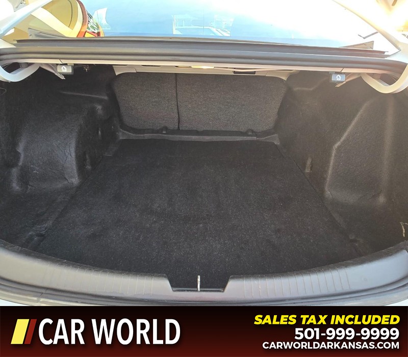 Chevrolet Malibu Vehicle Full-screen Gallery Image 13