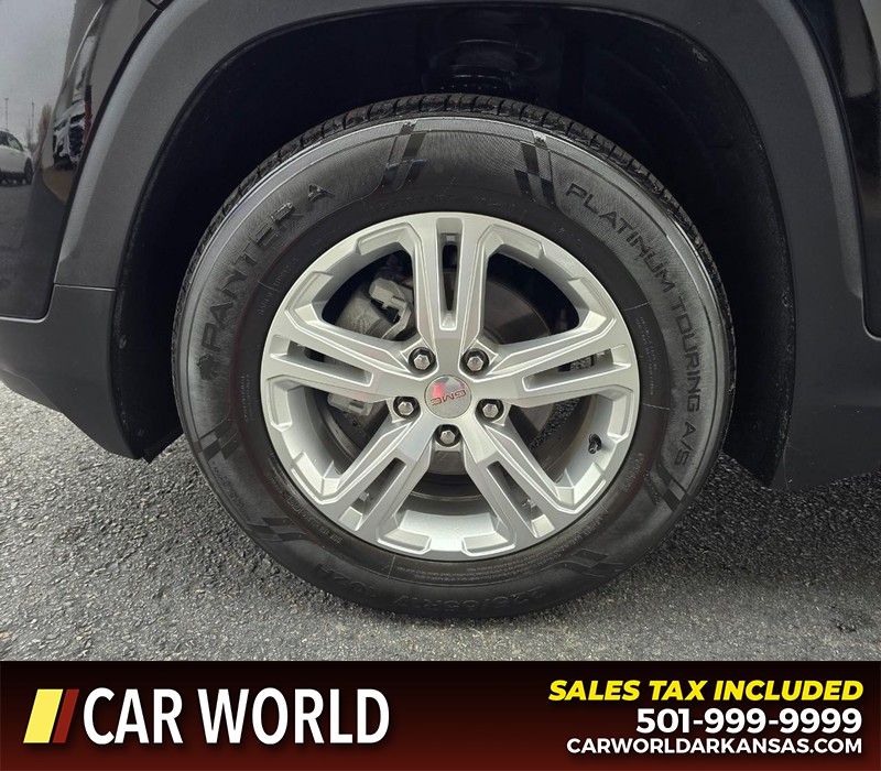 GMC Terrain Vehicle Full-screen Gallery Image 6