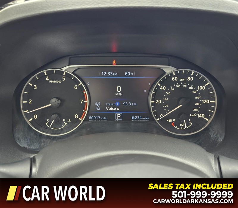 Nissan Altima Vehicle Full-screen Gallery Image 17