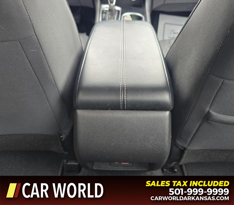 Nissan Altima Vehicle Full-screen Gallery Image 19