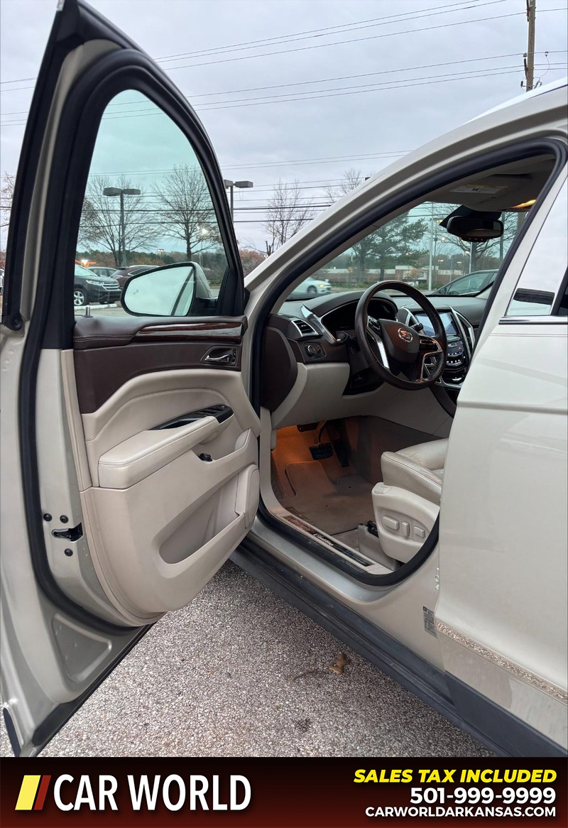 Cadillac SRX Vehicle Full-screen Gallery Image 13