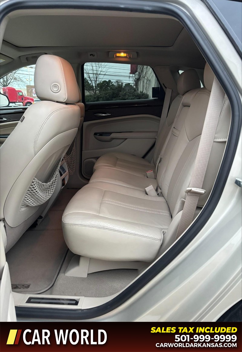 Cadillac SRX Vehicle Full-screen Gallery Image 16