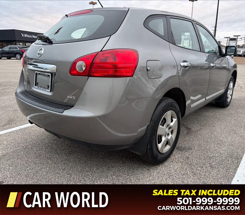 Nissan Rogue Select Vehicle Full-screen Gallery Image 3