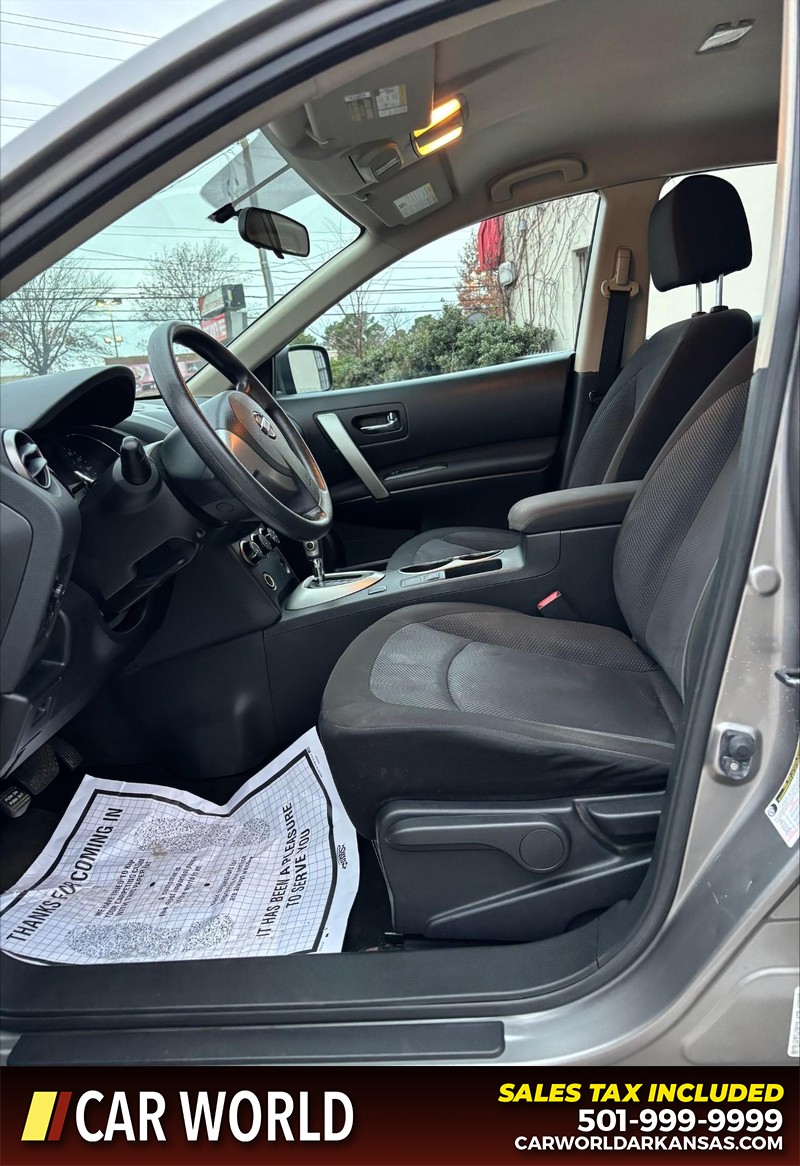 Nissan Rogue Select Vehicle Full-screen Gallery Image 13