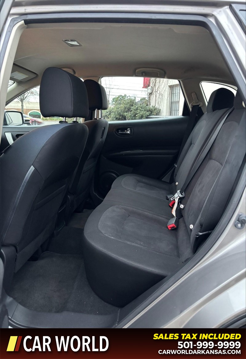 Nissan Rogue Select Vehicle Full-screen Gallery Image 15