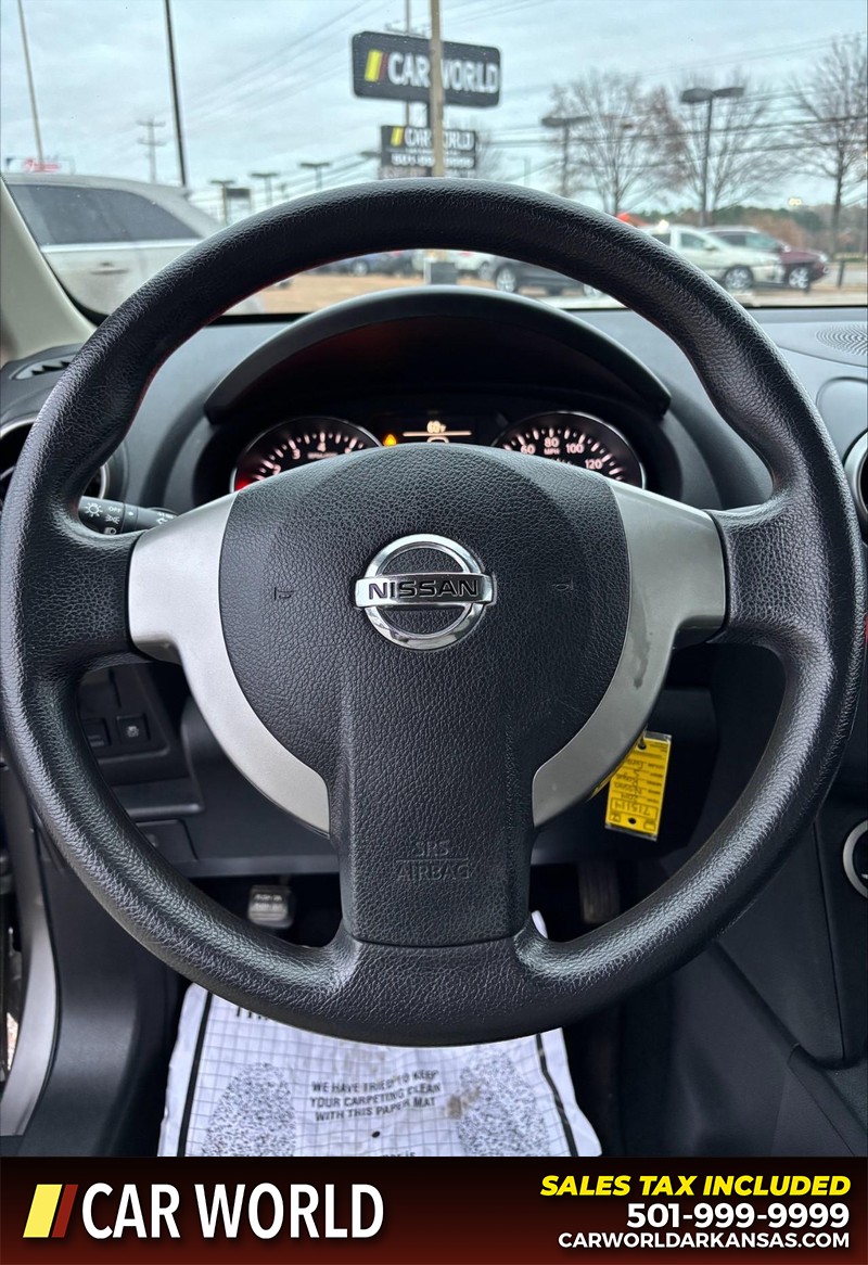 Nissan Rogue Select Vehicle Full-screen Gallery Image 18