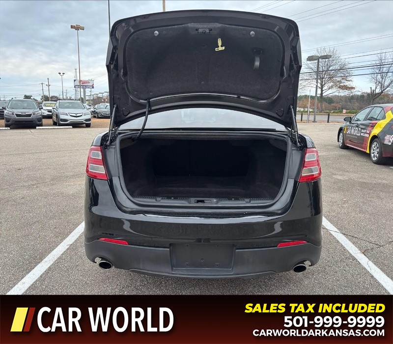 Ford Taurus Vehicle Full-screen Gallery Image 5