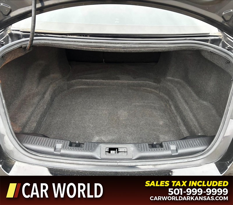 Ford Taurus Vehicle Full-screen Gallery Image 6