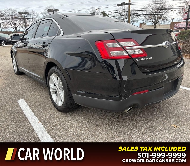 Ford Taurus Vehicle Full-screen Gallery Image 7