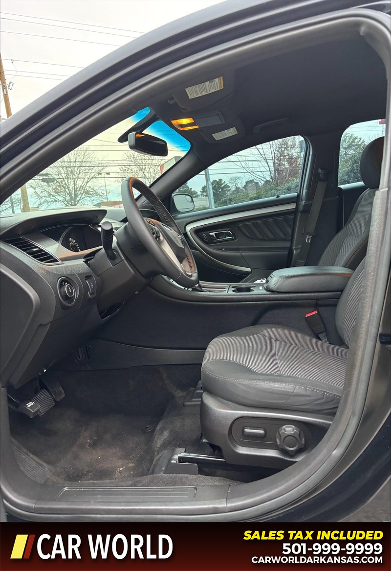 Ford Taurus Vehicle Full-screen Gallery Image 13