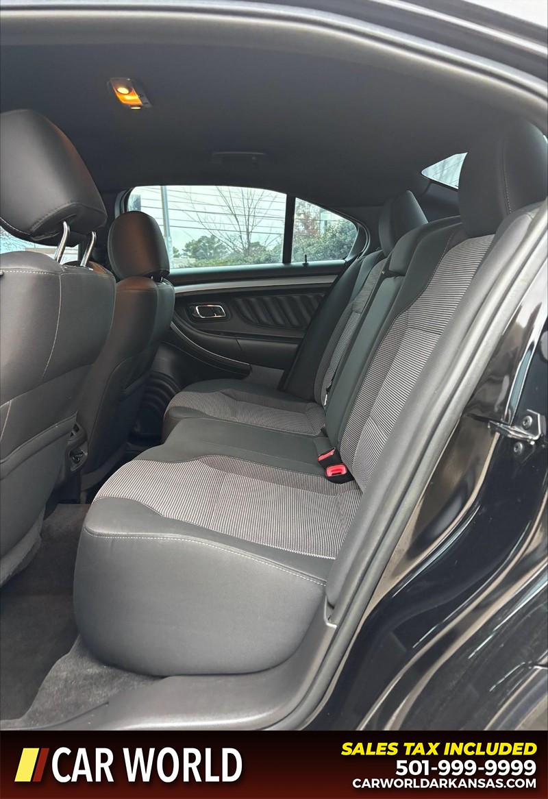 Ford Taurus Vehicle Full-screen Gallery Image 15