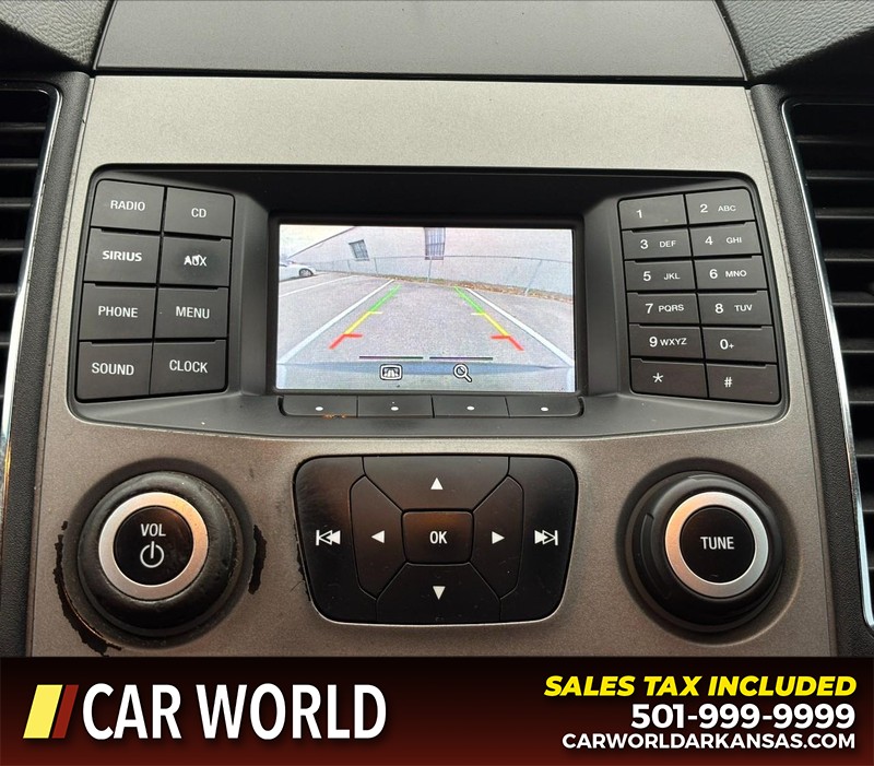 Ford Taurus Vehicle Full-screen Gallery Image 18