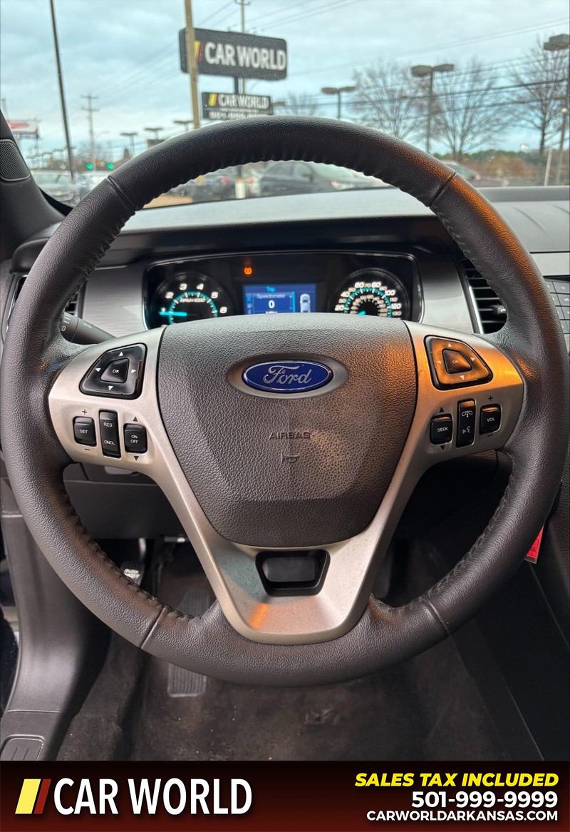 Ford Taurus Vehicle Full-screen Gallery Image 19