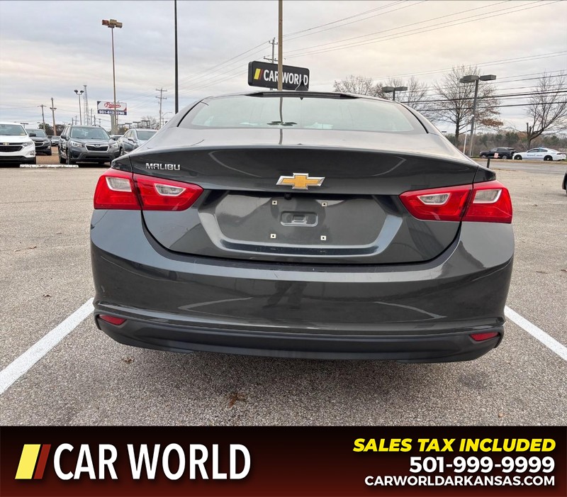 Chevrolet Malibu Vehicle Full-screen Gallery Image 4